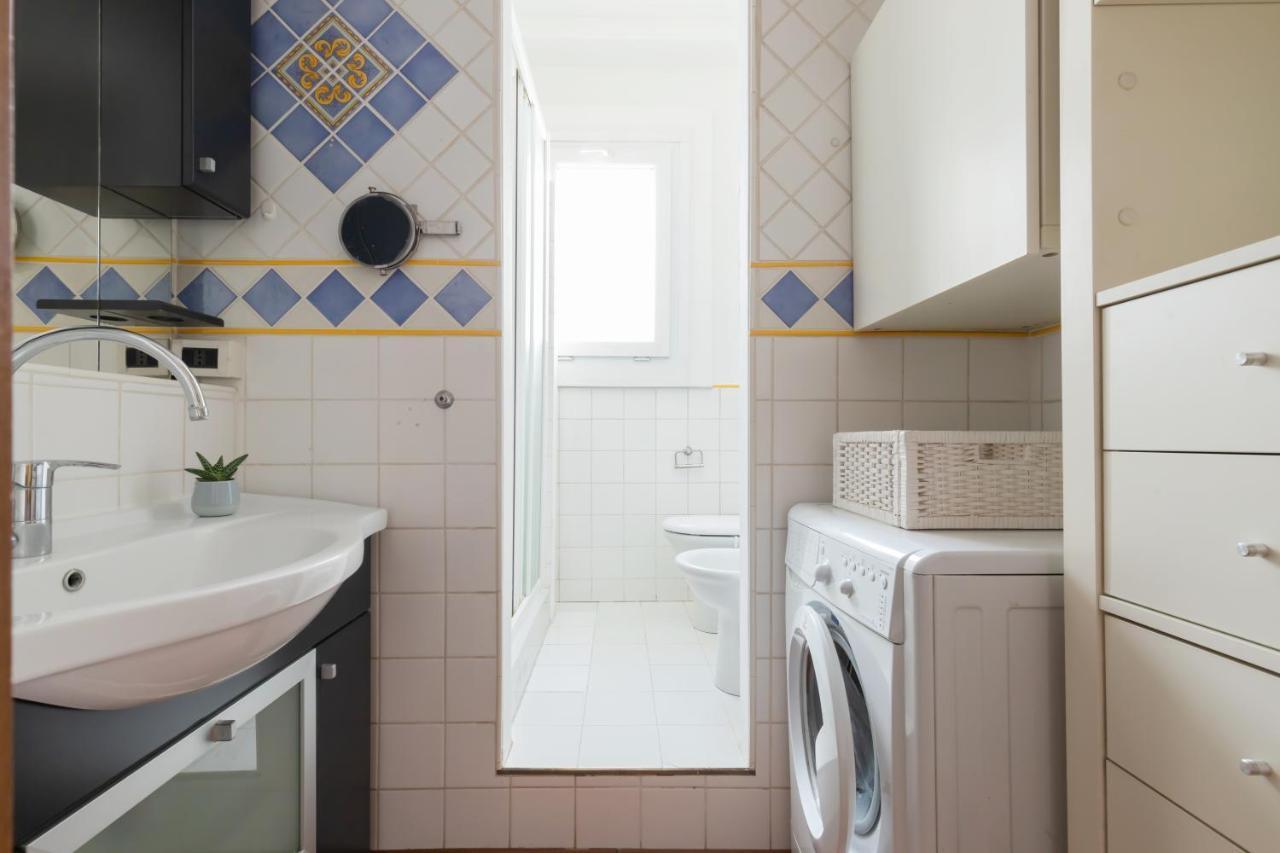 Apartamento Terrace At 20 Minutes From Duomo - Homeunity Milán